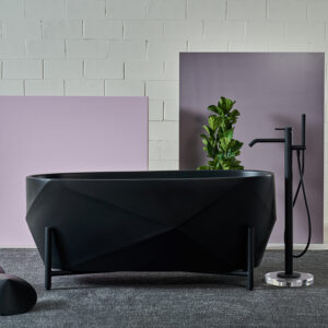 Oval Facetada Bathtub (61" x 26 ¾" x 28 ½") Black Stainless Steel Frame Design Simone Coste