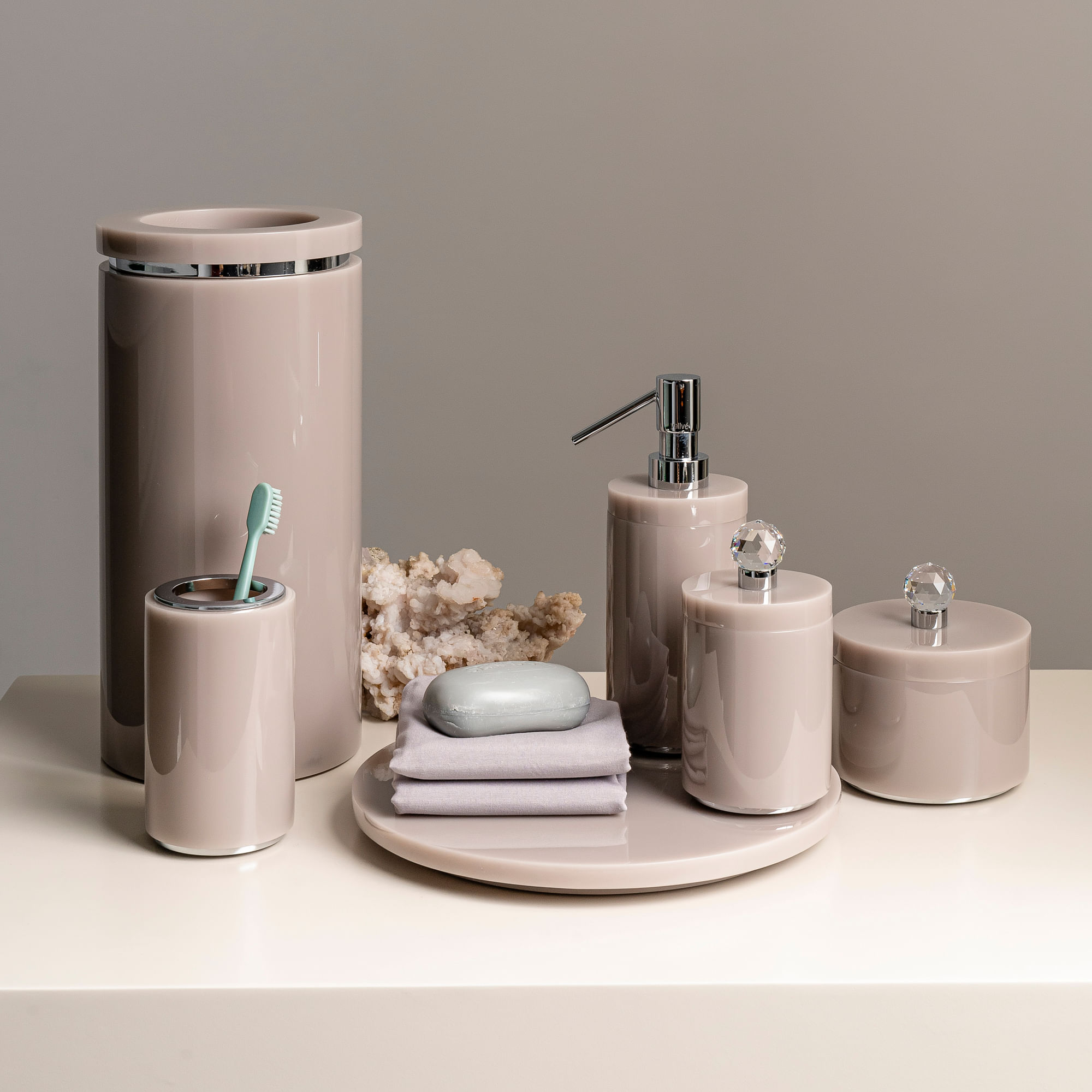 Fit Swarovski 01-Kit (Soap Dispenser/Toothbrush/Cotton/Swabs) Resin/Chrome