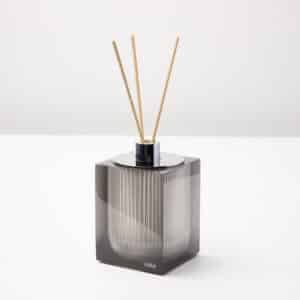 Lux Stainless Steel Lid, Reed Diffuser Holder (3 ½" x 3 ½" x 5") Resin/Polished Stainless Steel