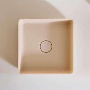 Borda Fina Square With Internal Tray (15 ¾" x 15 ¾" x 5") Resin