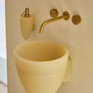 Relíquia, Ponta Wall-Mounted Lavatory (13 ½" x 15 ½" x 13 ½") Resin