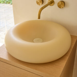 Relíquia, Salva Countertop Washbasin (19 ½" x 5" x 19 ½") Resin