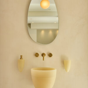 Relíquia, Wall-Mounted Mirror P Iluminado (17 ¾" x 1 ¼" x 29 ½") Crystal/Resin